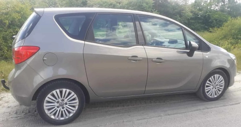 Opel Meriva cena 29500 przebieg: 241000, rok produkcji 2014 z Włodawa małe 29